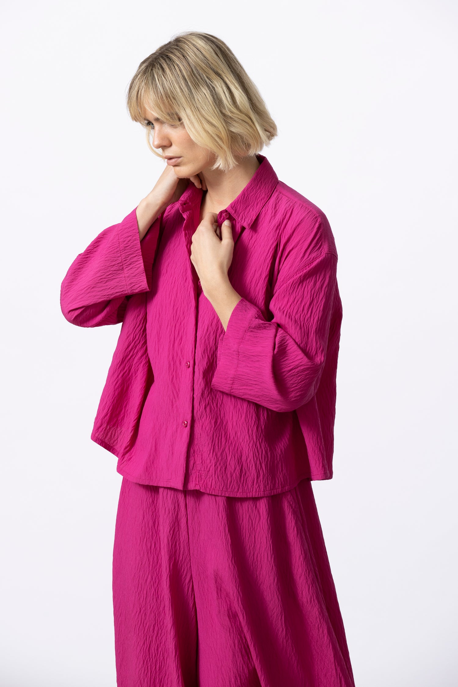 HATORI fuchsia bloes