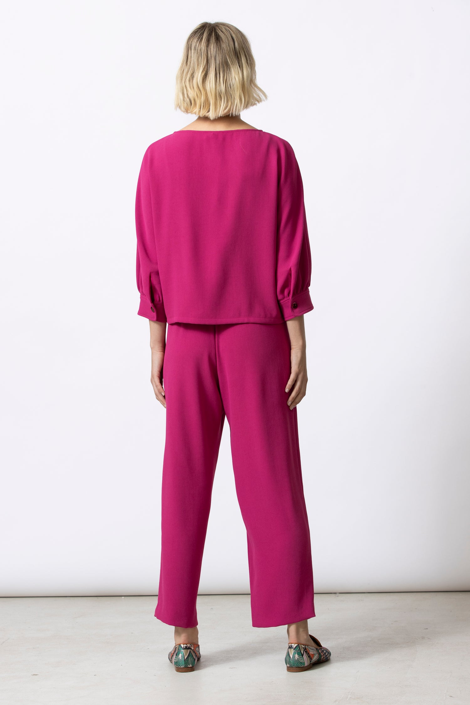 HELS fuchsia top