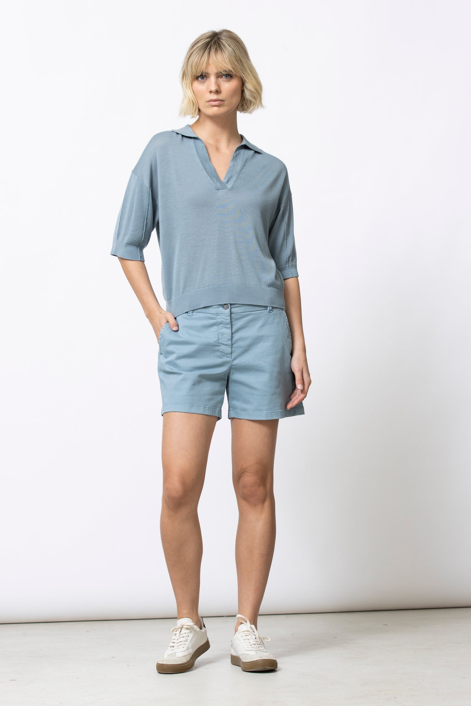 LION lichtblauwe polo