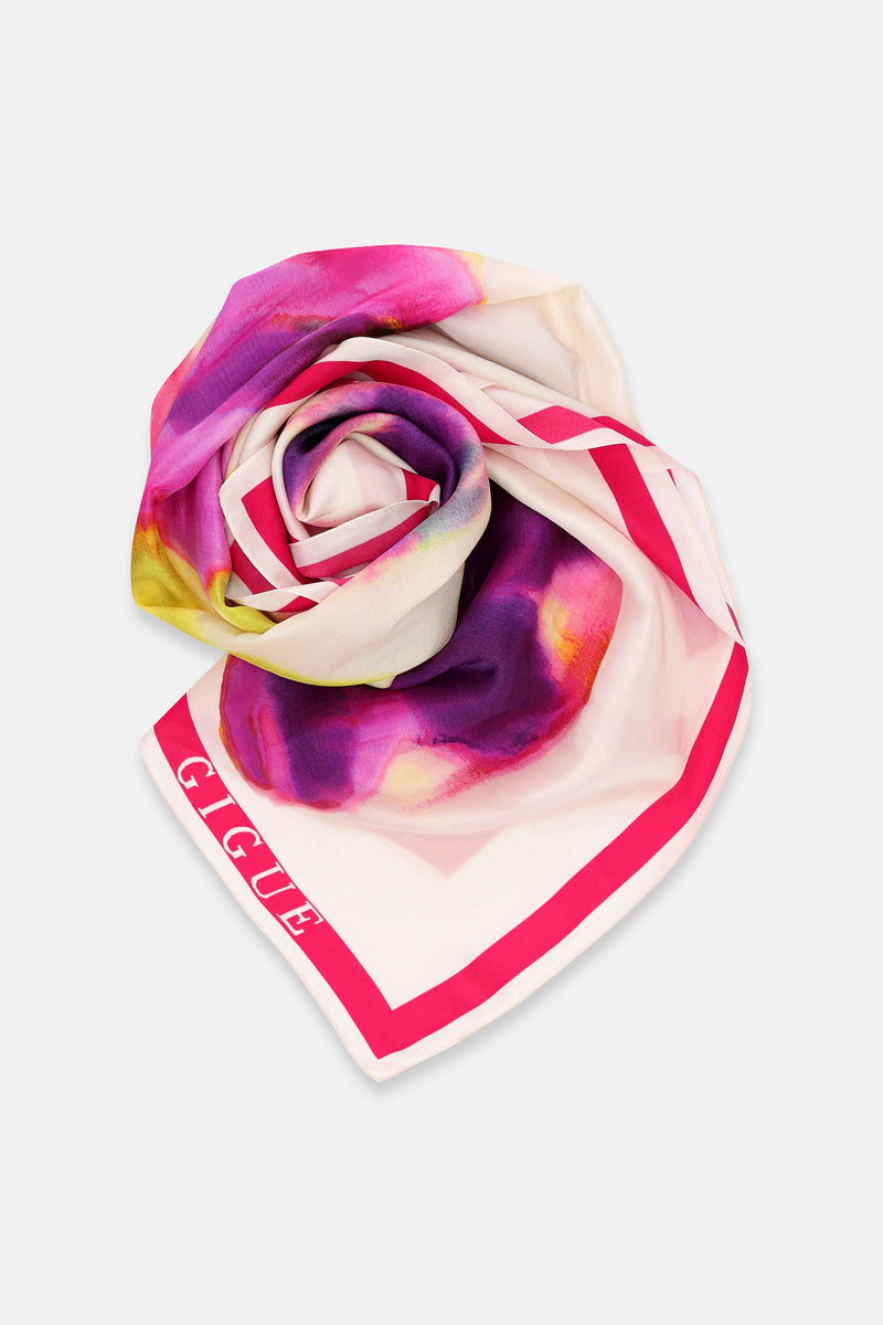 Roze-gele bloemenprint carré