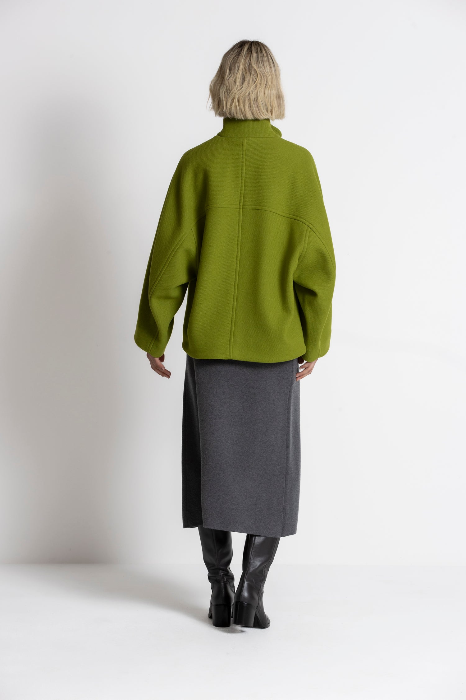 AGATA Short oversized green coat 