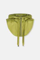 Capuche matelassée vert mousse.