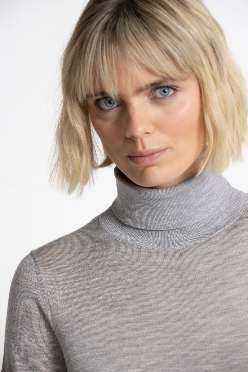 LODI Light grey polo neck