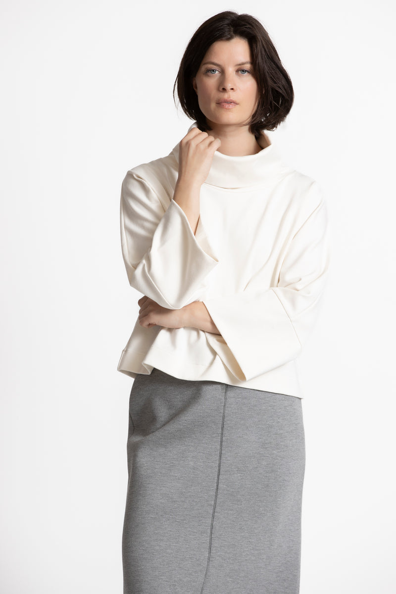 MENAR Ecru turtleneck boxy sweater 