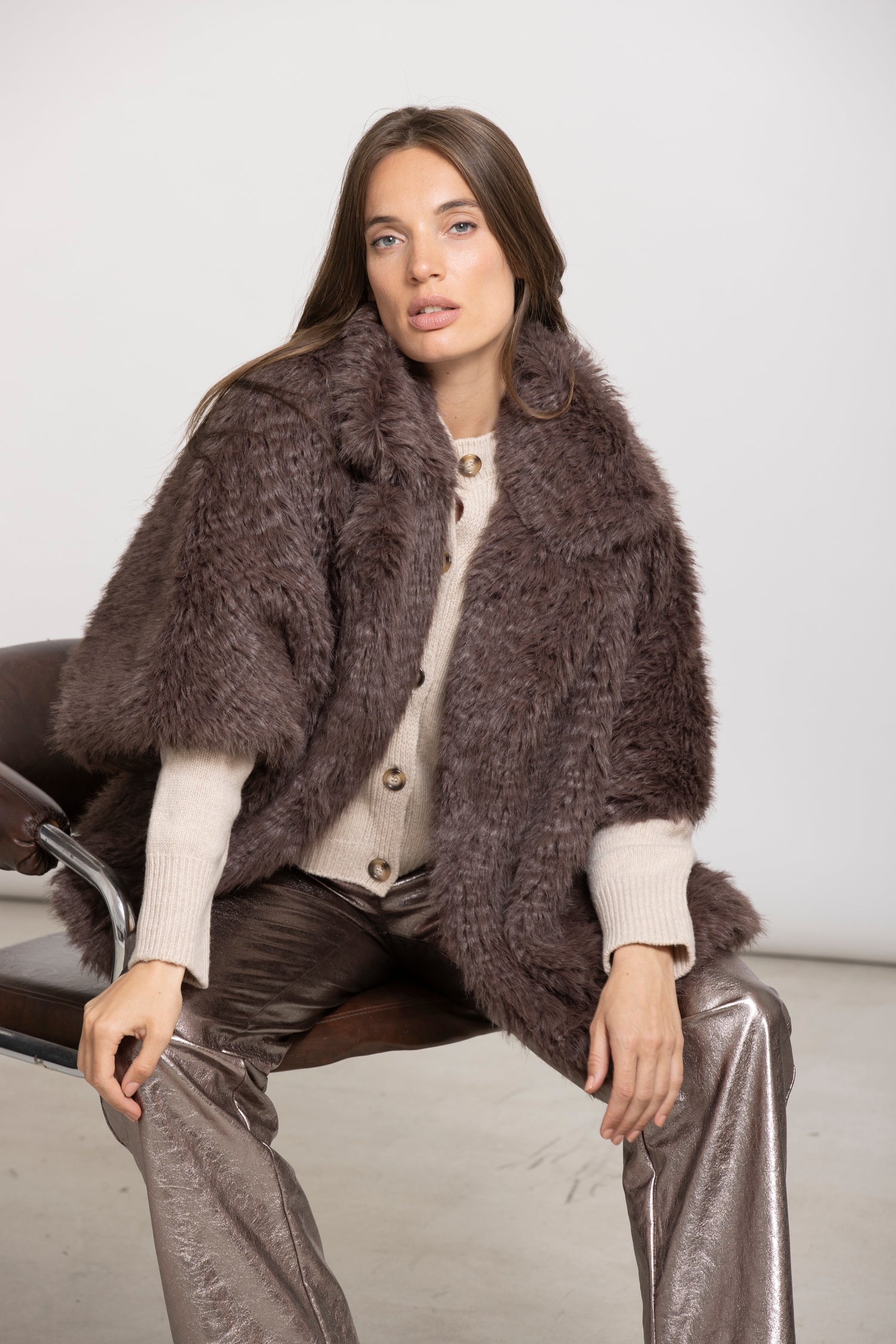 AVALON Korte fake fur jas