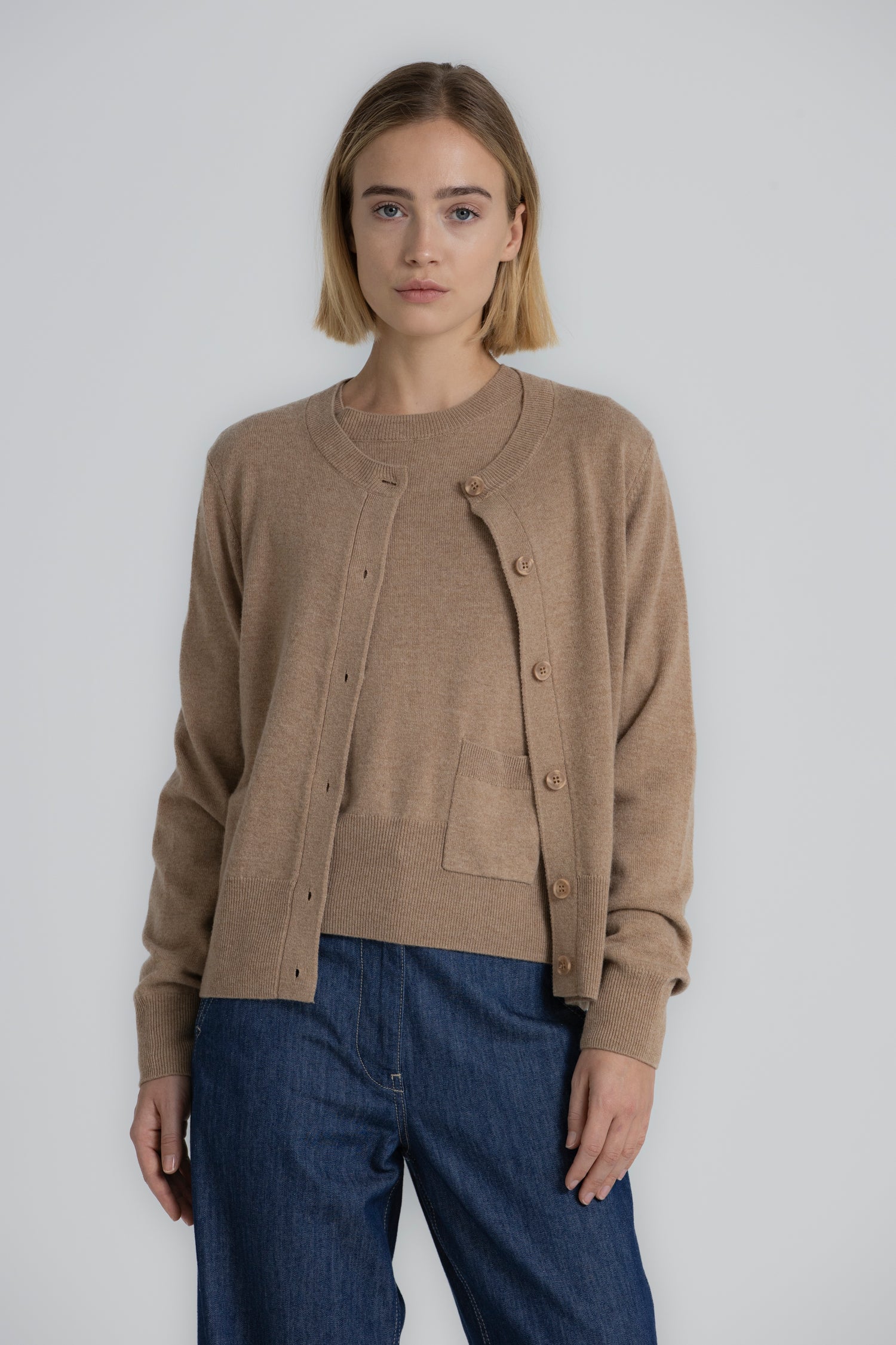 FANTA Crew neck cardigan camel