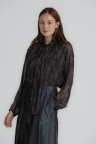HELKE Blouse imprimée avec col châle