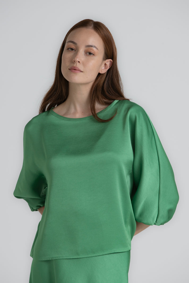 HOLIFA Blouse satinée verte à col bateau