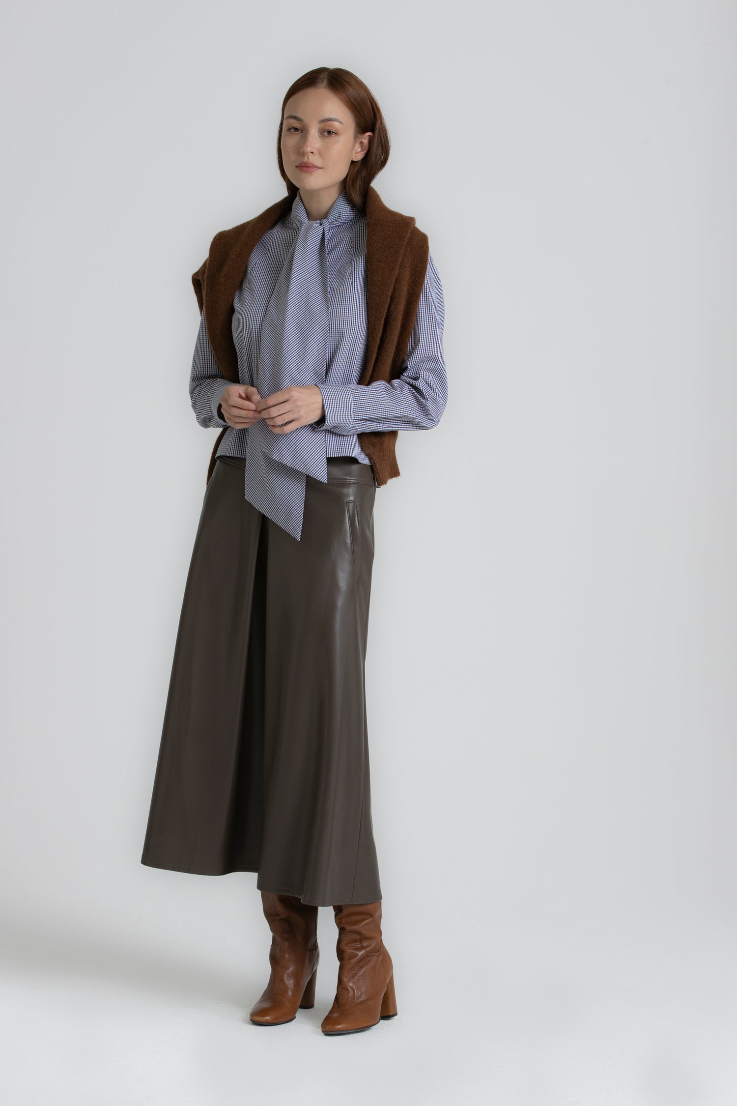 LOGAN Pull duveteux brun