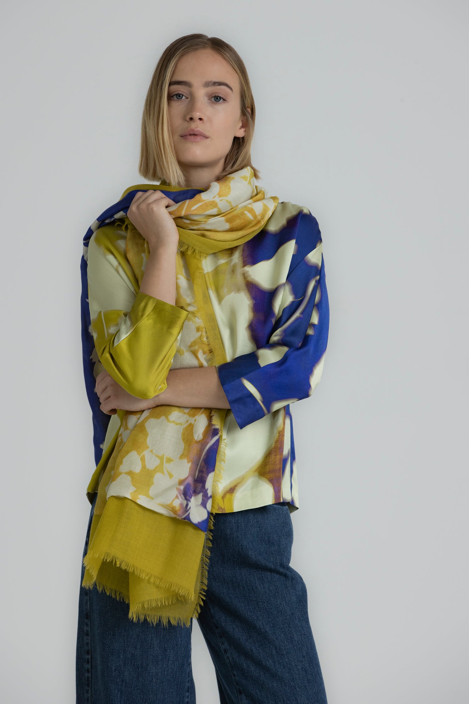 SCARF Écharpe imprimée jaune et bleue