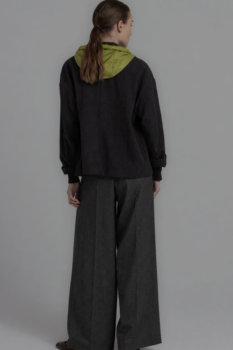 CAP Mos-green quilted hood.